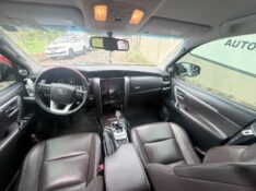 TOYOTA HILUX SW4 2.7 SRV 4X2 16V 7 LUGARES 2019/2019 ELY AUTOMÓVEIS LAJEADO / Carros no Vale