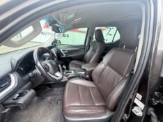 TOYOTA HILUX SW4 2.7 SRV 4X2 16V 7 LUGARES 2019/2019 ELY AUTOMÓVEIS LAJEADO / Carros no Vale