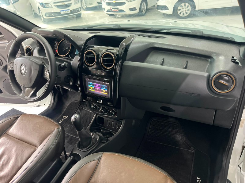 RENAULT DUSTER 1.6 16V DYNAMIQUE 2016/2016 TIAGO AUTOMÓVEIS VENÂNCIO AIRES / Carros no Vale