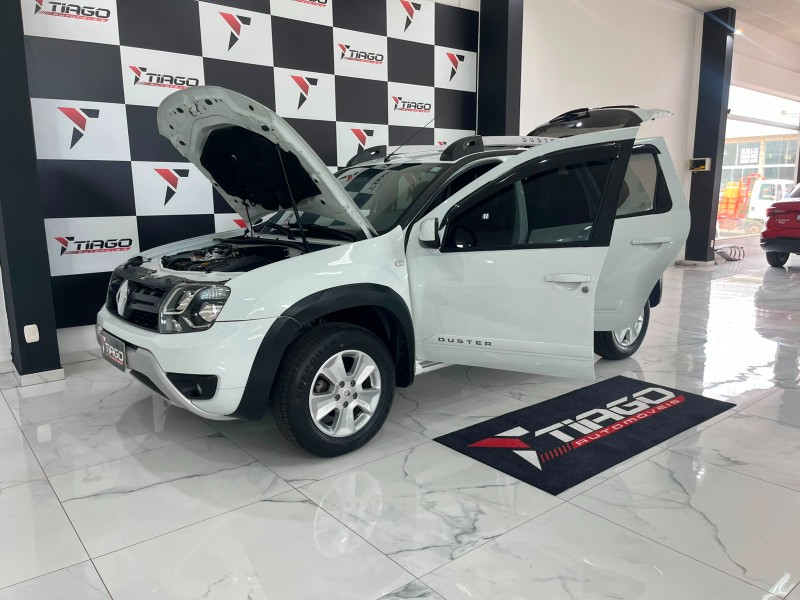 RENAULT DUSTER 1.6 16V DYNAMIQUE 2016/2016 TIAGO AUTOMÓVEIS VENÂNCIO AIRES / Carros no Vale