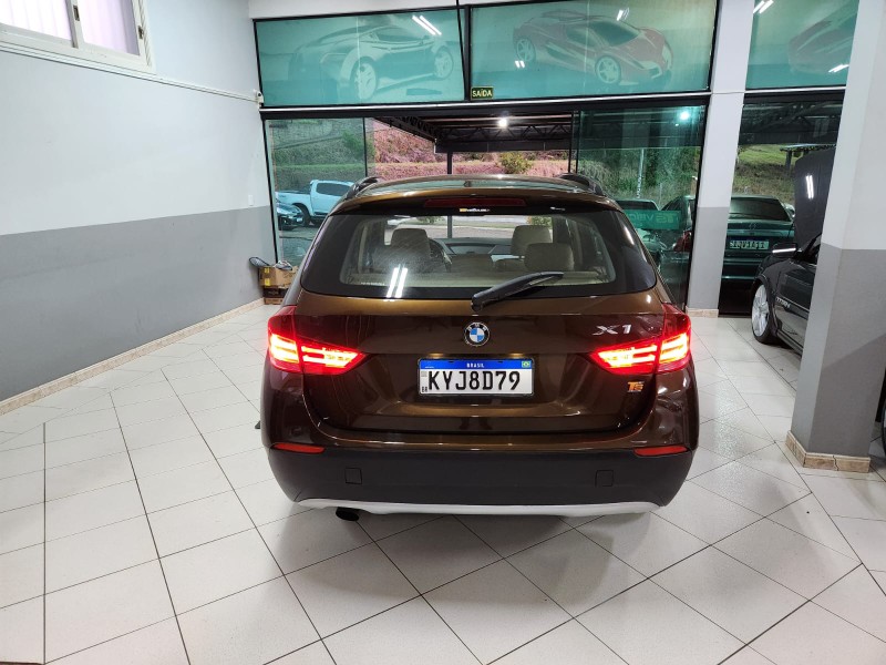 BMW X1 SDRIVE 18I 2.0 16V 4X2 AUT. 2011/2011 TS VEÍCULOS ANTA GORDA / Carros no Vale
