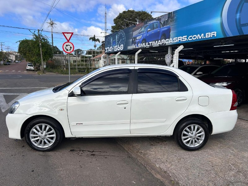 TOYOTA ETIOS XS 1.5 FLEX 16V 5P MEC. 2014/2014 LS MULTIMARCAS VENÂNCIO AIRES / Carros no Vale