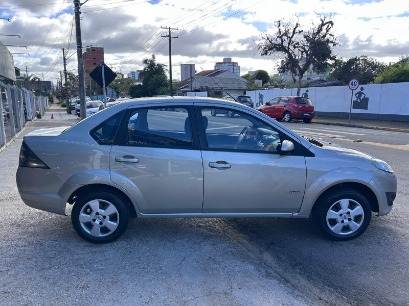 FORD FIESTA SEDAN 1.6 8V FLEX 2011/2011 LS MULTIMARCAS VENÂNCIO AIRES / Carros no Vale