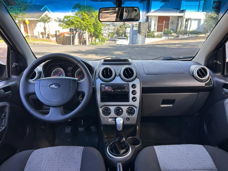 FORD FIESTA SEDAN 1.6 8V FLEX 2011/2011 LS MULTIMARCAS VENÂNCIO AIRES / Carros no Vale