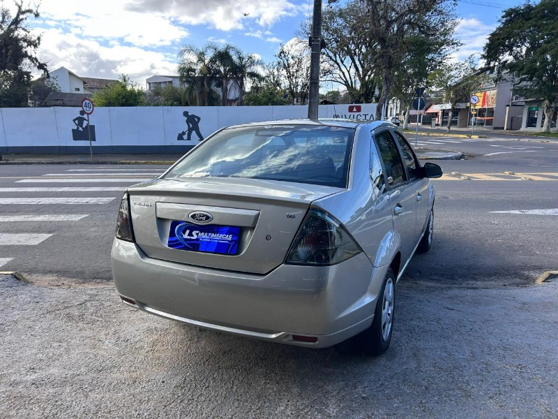 FORD FIESTA SEDAN 1.6 8V FLEX 2011/2011 LS MULTIMARCAS VENÂNCIO AIRES / Carros no Vale