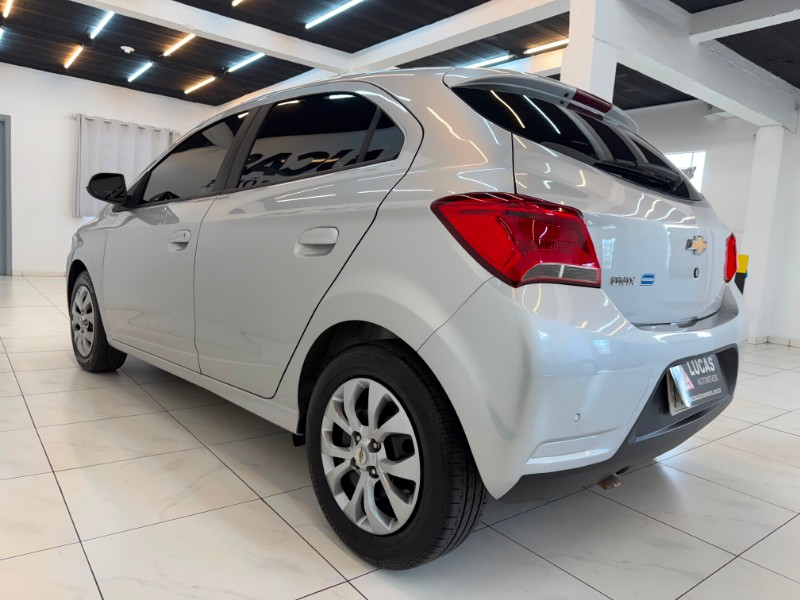 CHEVROLET ONIX LT 1.4 8V 2018/2018 LUCAS AUTOMÓVEIS BOM RETIRO DO SUL / Carros no Vale