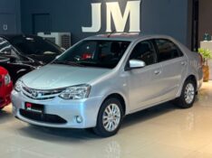 TOYOTA ETIOS 1.5 XLS 2013/2014 JM AUTOMÓVEIS VENÂNCIO AIRES / Carros no Vale