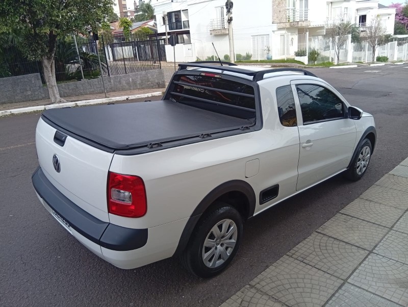 VOLKSWAGEN SAVEIRO 1.6 CE 2014/2015 ALTERNATIVA VEÍCULOS LAJEADO / Carros no Vale