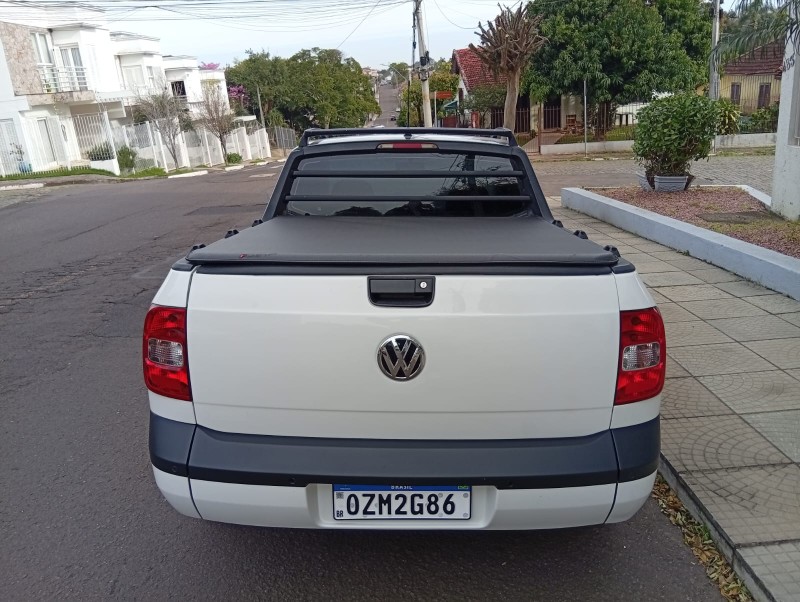 VOLKSWAGEN SAVEIRO 1.6 CE 2014/2015 ALTERNATIVA VEÍCULOS LAJEADO / Carros no Vale