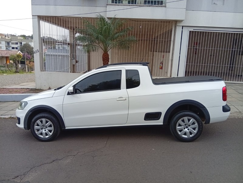 VOLKSWAGEN SAVEIRO 1.6 CE 2014/2015 ALTERNATIVA VEÍCULOS LAJEADO / Carros no Vale
