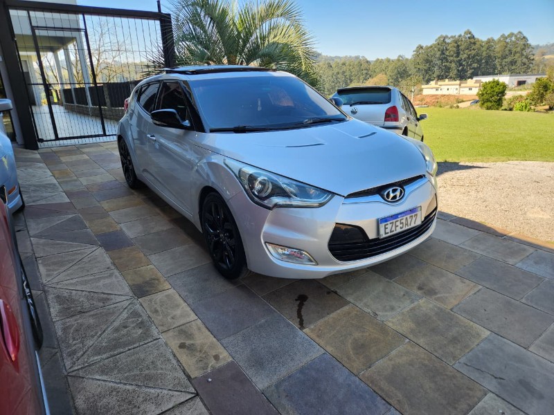 HYUNDAI VELOSTER 1.6 TOP + TETO 2011/2012 TS VEÍCULOS ANTA GORDA / Carros no Vale HYUNDAI VELOSTER 1.6 TOP + TETO 2011/2012 TS VEÍCULOS ANTA GORDA / Carros no Vale