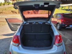 HYUNDAI VELOSTER 1.6 TOP + TETO 2011/2012 TS VEÍCULOS ANTA GORDA / Carros no Vale
