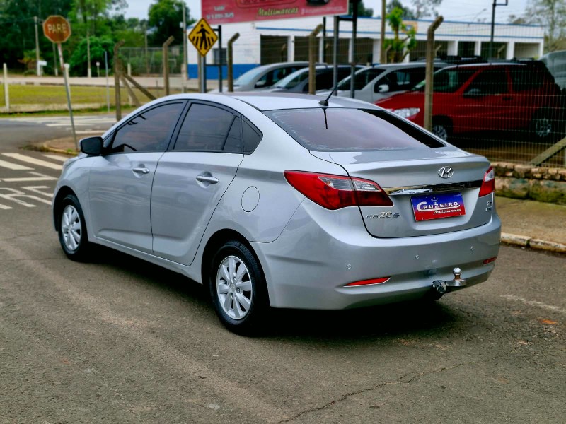 HYUNDAI HB20S 1.6 2013/2014 CRUZEIRO MULTIMARCAS CRUZEIRO DO SUL / Carros no Vale