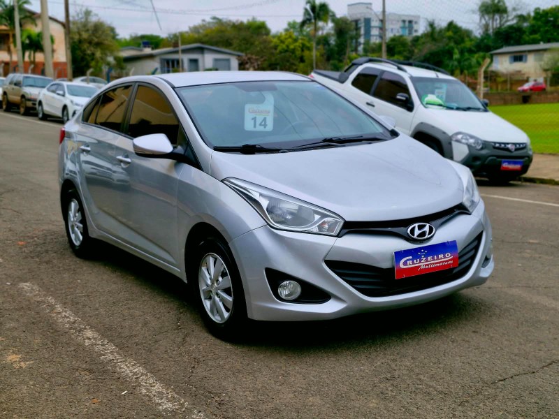 HYUNDAI HB20S 1.6 2013/2014 CRUZEIRO MULTIMARCAS CRUZEIRO DO SUL / Carros no Vale