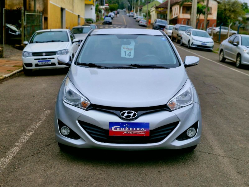 HYUNDAI HB20S 1.6 2013/2014 CRUZEIRO MULTIMARCAS CRUZEIRO DO SUL / Carros no Vale