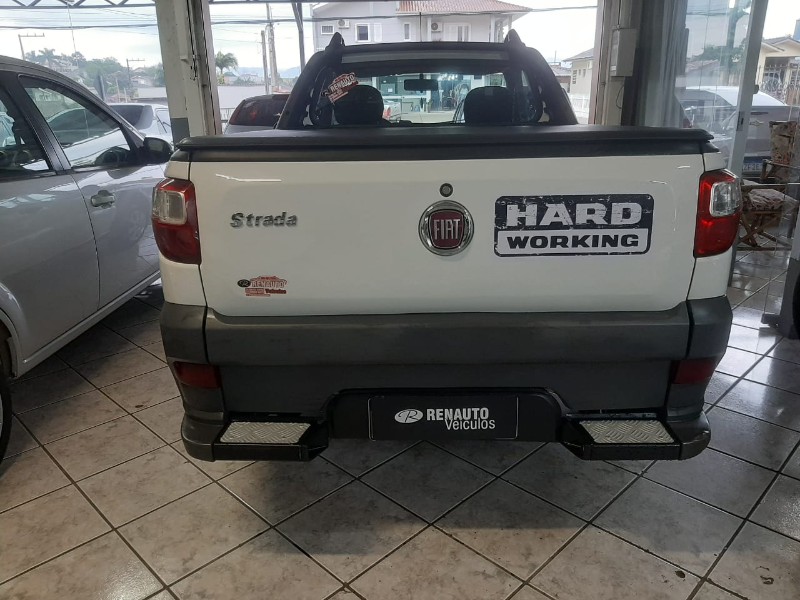FIAT STRADA WORKING HARD 1.4 FIRE FLEX 8V CS /2020 RENAUTO VEÍCULOS LAJEADO / Carros no Vale
