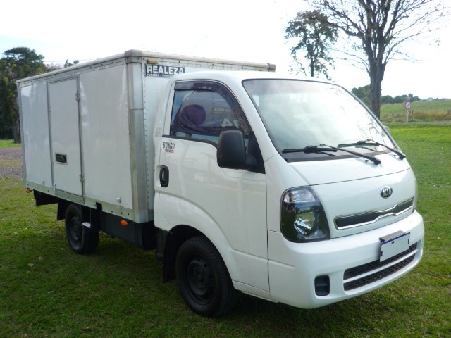 KIA BONGO K-2500 2.5 4X2 TB DIESEL 2021/2022 PREMIUM AUTOMÓVEIS ARROIO DO MEIO / Carros no Vale