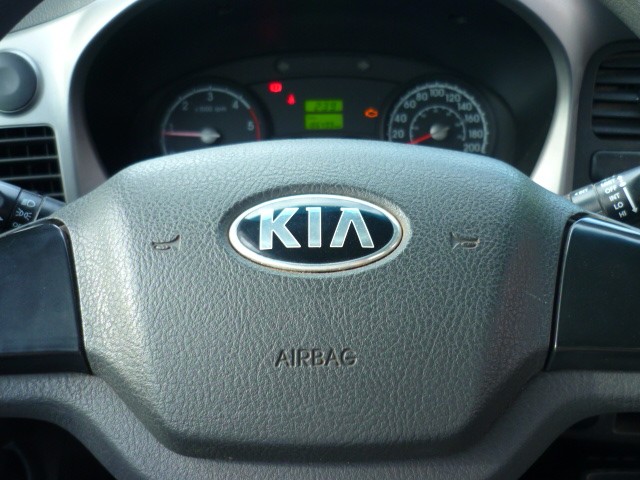 KIA BONGO K-2500 2.5 4X2 TB DIESEL 2021/2022 PREMIUM AUTOMÓVEIS ARROIO DO MEIO / Carros no Vale