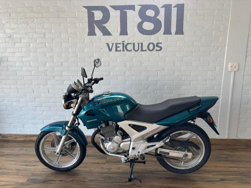 HONDA MOTOS CB 250 TWISTER /2003 RT 811 VEÍCULOS ARROIO DO MEIO / Carros no Vale HONDA MOTOS CB 250 TWISTER /2003 RT 811 VEÍCULOS ARROIO DO MEIO / Carros no Vale