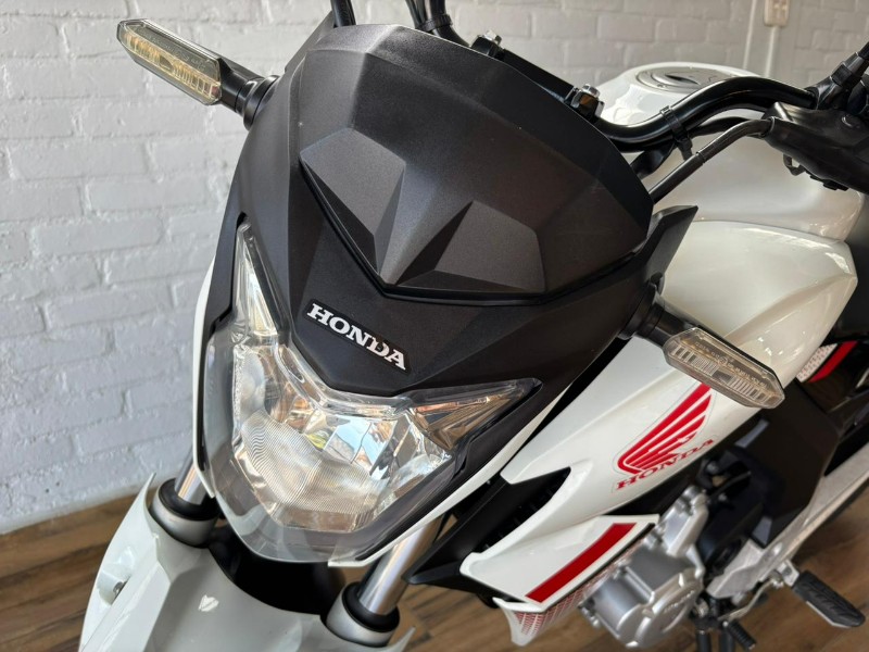 HONDA MOTOS CBX 250 TWISTER /2022 RT 811 VEÍCULOS ARROIO DO MEIO / Carros no Vale