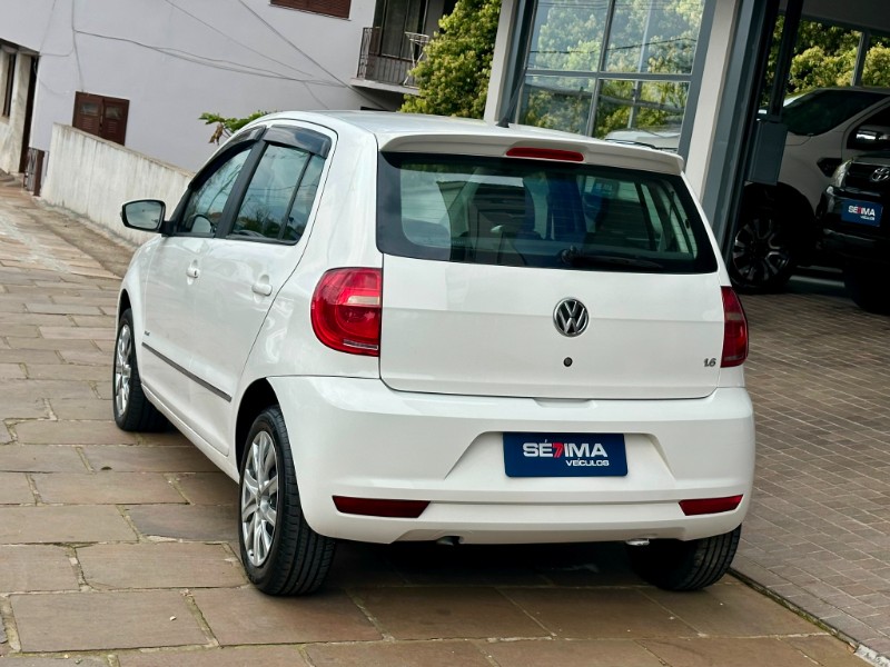 VOLKSWAGEN FOX PRIME 1.6 2010/2011 SÉTIMA VEÍCULOS GUAPORÉ / Carros no Vale