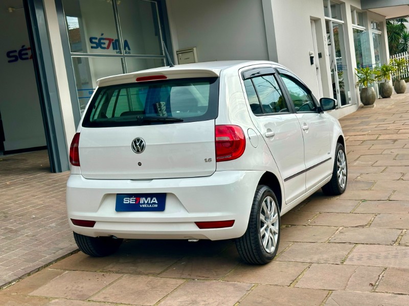 VOLKSWAGEN FOX PRIME 1.6 2010/2011 SÉTIMA VEÍCULOS GUAPORÉ / Carros no Vale