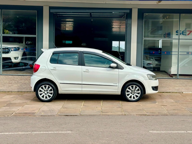 VOLKSWAGEN FOX PRIME 1.6 2010/2011 SÉTIMA VEÍCULOS GUAPORÉ / Carros no Vale
