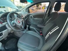 FIAT PALIO 1.4 ATTRACTIVE 8V /2016 CHIMA VEÍCULOS VENÂNCIO AIRES / Carros no Vale