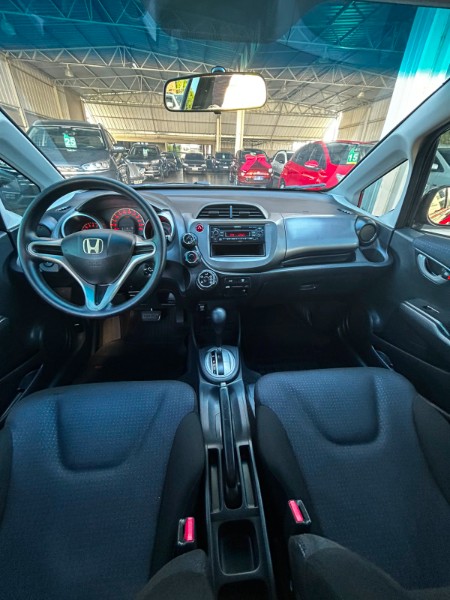 HONDA FIT 1.4 LX 16V FLEX 4P AUTOMÁTICO /2010 CHIMA VEÍCULOS VENÂNCIO AIRES / Carros no Vale