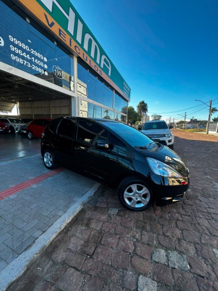 HONDA FIT 1.4 LX 16V FLEX 4P AUTOMÁTICO /2010 CHIMA VEÍCULOS VENÂNCIO AIRES / Carros no Vale