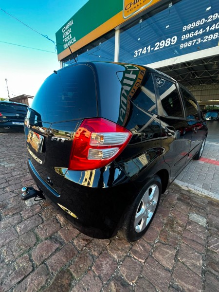 HONDA FIT 1.4 LX 16V FLEX 4P AUTOMÁTICO /2010 CHIMA VEÍCULOS VENÂNCIO AIRES / Carros no Vale