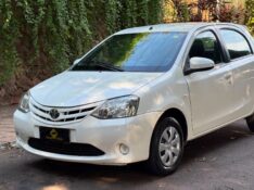 TOYOTA ETIOS XS 1.5 2014/2014 ESTAÇÃO DO CARRO ESTRELA / Carros no Vale