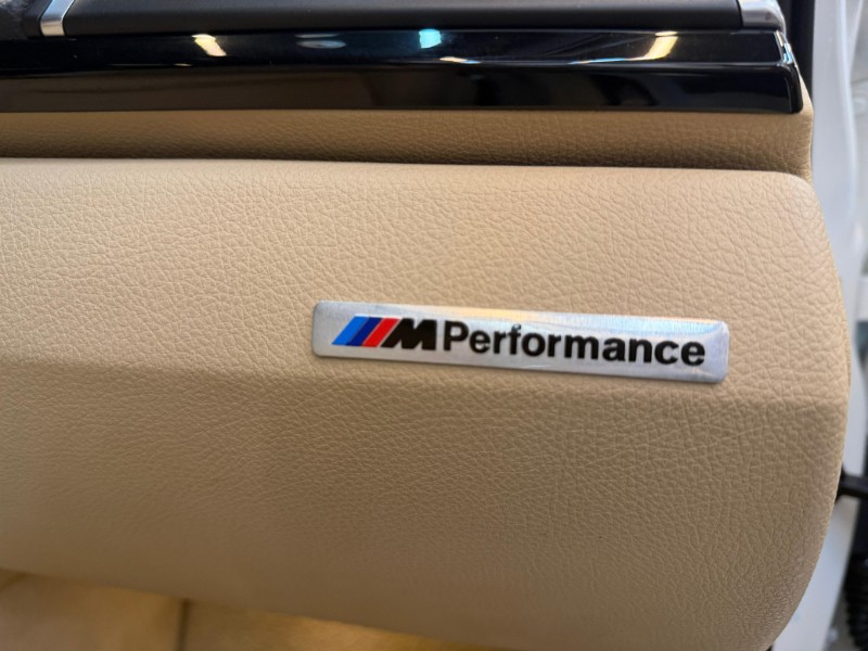 BMW 320i 2.0 TB M SPORT A.FLEX/M.SPORT 4P 2016/2016 LUCAS AUTOMÓVEIS BOM RETIRO DO SUL / Carros no Vale