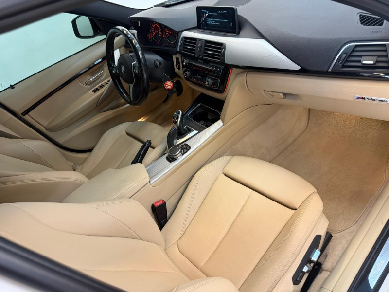 BMW 320i 2.0 TB M SPORT A.FLEX/M.SPORT 4P 2016/2016 LUCAS AUTOMÓVEIS BOM RETIRO DO SUL / Carros no Vale