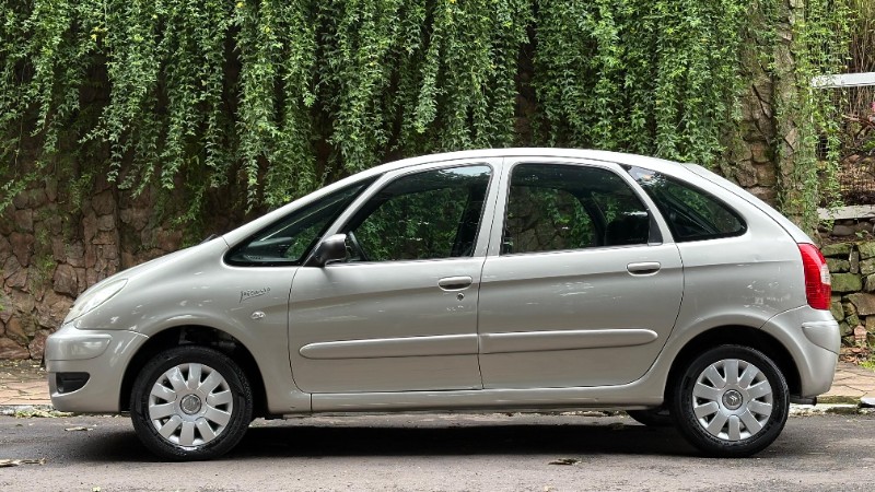 CITROEN XSARA PICASSO GLX 1.6 2011/2011 ESTAÇÃO DO CARRO ESTRELA / Carros no Vale