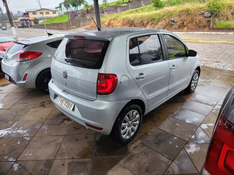 VOLKSWAGEN FOX 1.0 2013/2014 TS VEÍCULOS ANTA GORDA / Carros no Vale