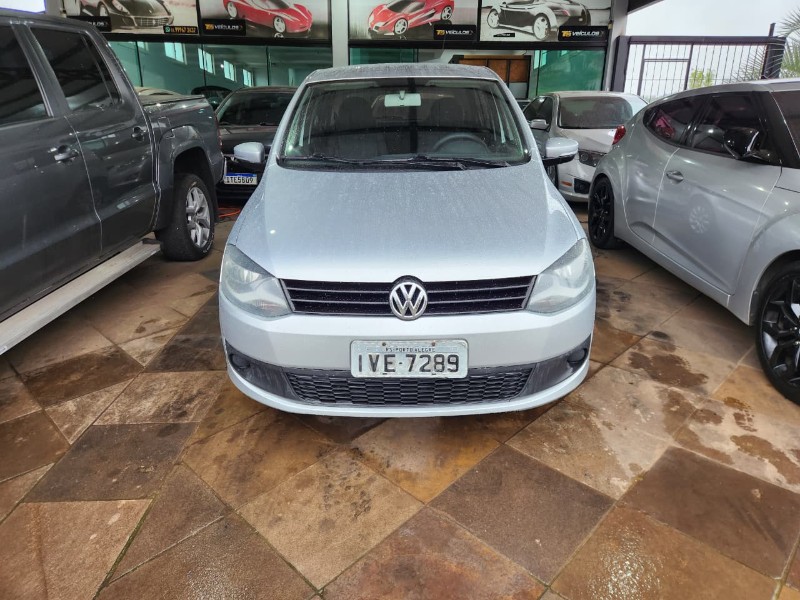 VOLKSWAGEN FOX 1.0 2013/2014 TS VEÍCULOS ANTA GORDA / Carros no Vale