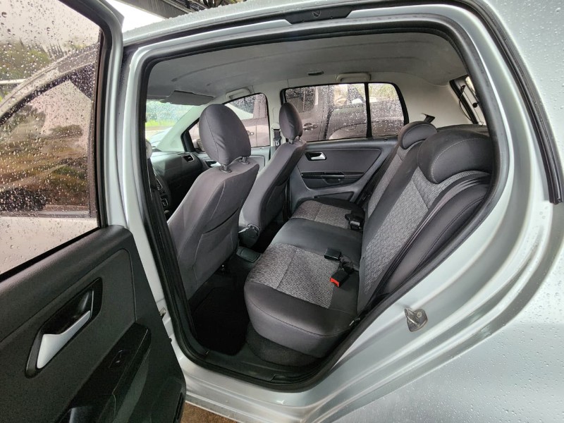 VOLKSWAGEN FOX 1.0 2013/2014 TS VEÍCULOS ANTA GORDA / Carros no Vale