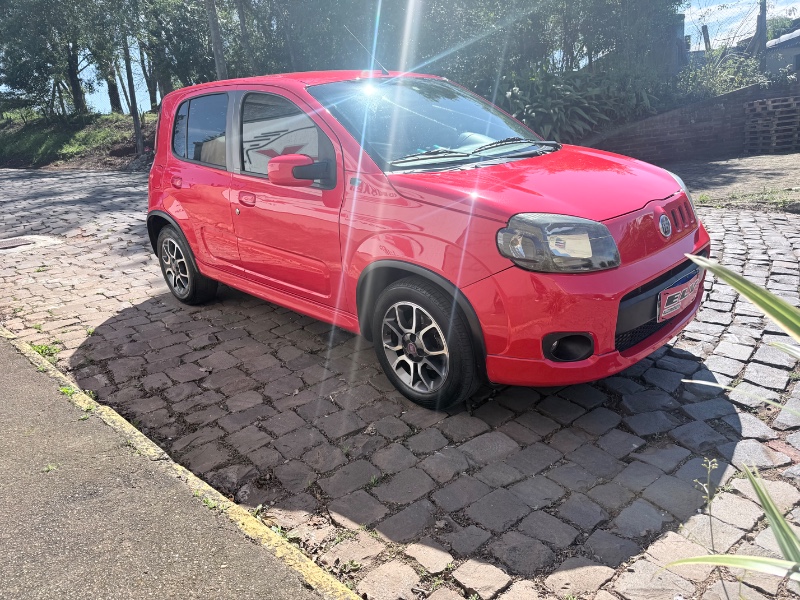 FIAT UNO 1.4 EVO SPORTING 2013/2013 ELY AUTOMÓVEIS LAJEADO / Carros no Vale