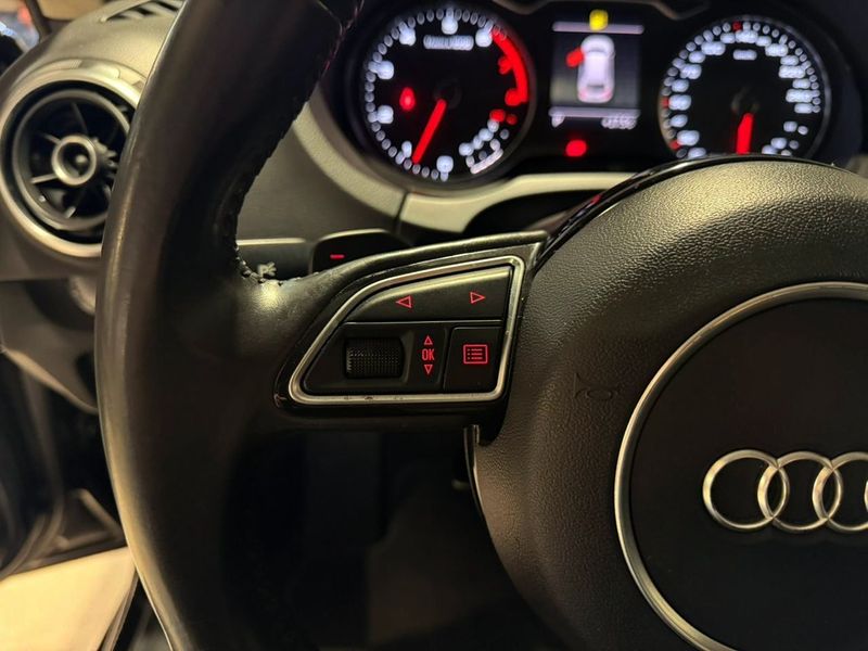 Audi A3 Spb 1.8 Tfsi 2013/2014 SIM VEÍCULOS PORTO ALEGRE / Carros no Vale Audi A3 Spb 1.8 Tfsi 2013/2014 SIM VEÍCULOS PORTO ALEGRE / Carros no Vale