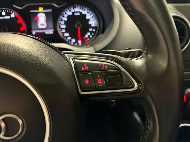 Audi A3 Spb 1.8 Tfsi 2013/2014 SIM VEÍCULOS PORTO ALEGRE / Carros no Vale Audi A3 Spb 1.8 Tfsi 2013/2014 SIM VEÍCULOS PORTO ALEGRE / Carros no Vale