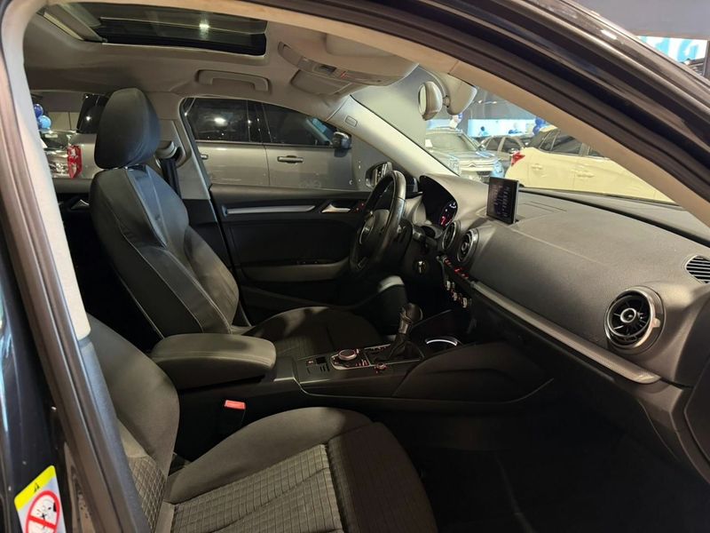Audi A3 Spb 1.8 Tfsi 2013/2014 SIM VEÍCULOS PORTO ALEGRE / Carros no Vale Audi A3 Spb 1.8 Tfsi 2013/2014 SIM VEÍCULOS PORTO ALEGRE / Carros no Vale