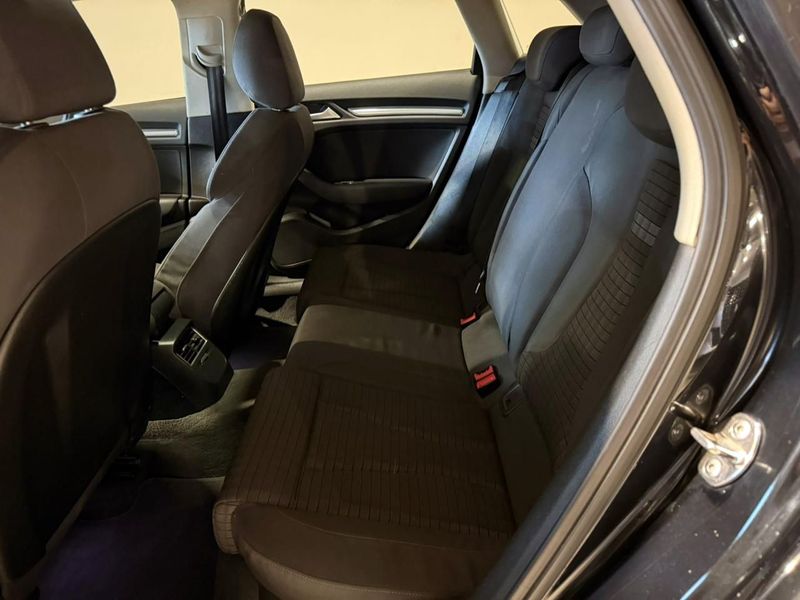 Audi A3 Spb 1.8 Tfsi 2013/2014 SIM VEÍCULOS PORTO ALEGRE / Carros no Vale Audi A3 Spb 1.8 Tfsi 2013/2014 SIM VEÍCULOS PORTO ALEGRE / Carros no Vale