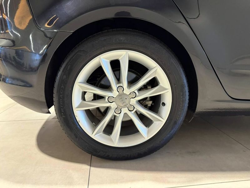 Audi A3 Spb 1.8 Tfsi 2013/2014 SIM VEÍCULOS PORTO ALEGRE / Carros no Vale Audi A3 Spb 1.8 Tfsi 2013/2014 SIM VEÍCULOS PORTO ALEGRE / Carros no Vale