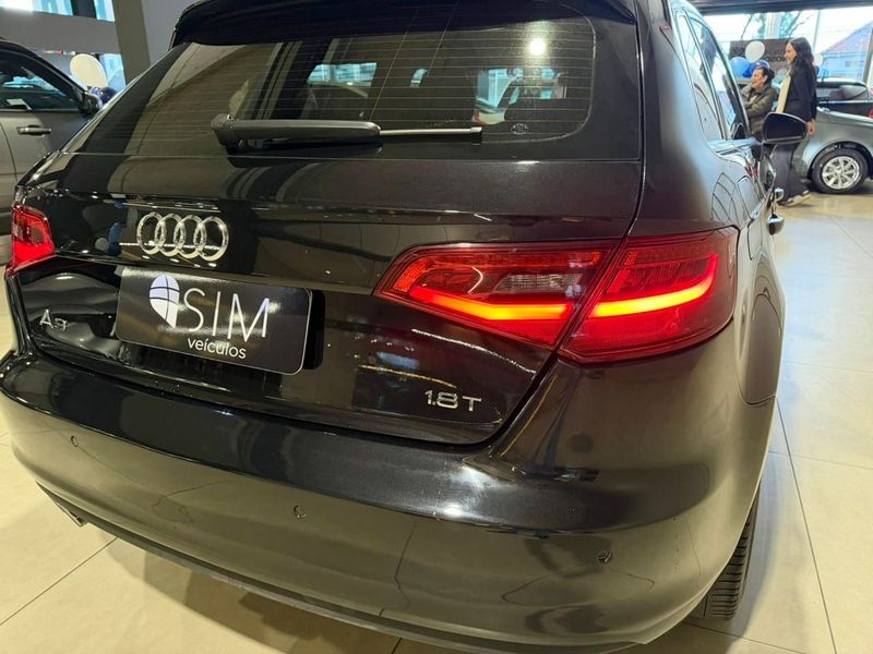 Audi A3 Spb 1.8 Tfsi 2013/2014 SIM VEÍCULOS PORTO ALEGRE / Carros no Vale Audi A3 Spb 1.8 Tfsi 2013/2014 SIM VEÍCULOS PORTO ALEGRE / Carros no Vale