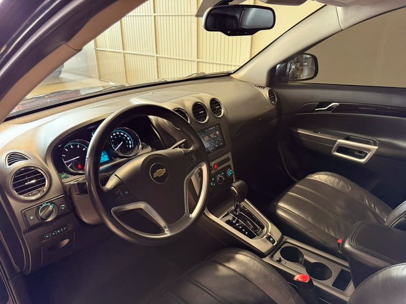 Chevrolet Captiva Sport 2.4 2013/2014 SIM VEÍCULOS PORTO ALEGRE / Carros no Vale Chevrolet Captiva Sport 2.4 2013/2014 SIM VEÍCULOS PORTO ALEGRE / Carros no Vale