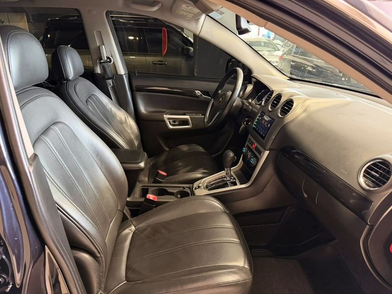 Chevrolet Captiva Sport 2.4 2013/2014 SIM VEÍCULOS PORTO ALEGRE / Carros no Vale Chevrolet Captiva Sport 2.4 2013/2014 SIM VEÍCULOS PORTO ALEGRE / Carros no Vale