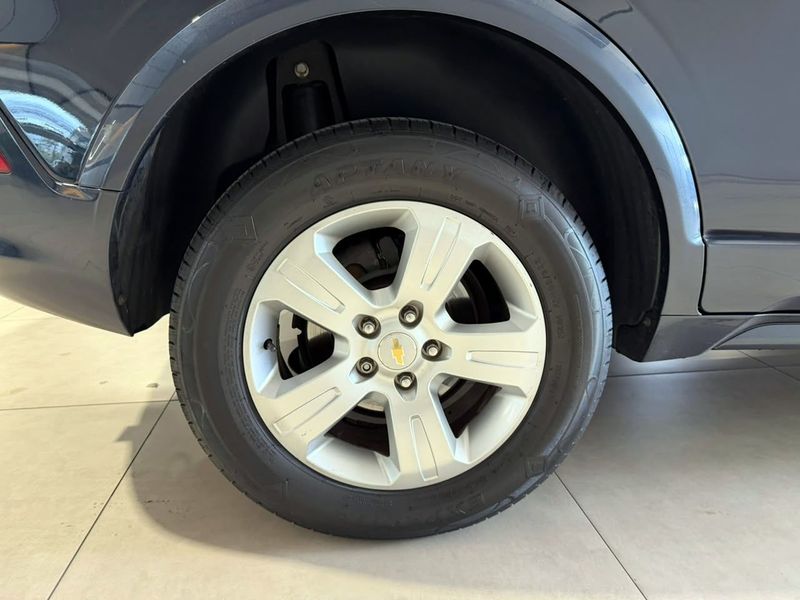 Chevrolet Captiva Sport 2.4 2013/2014 SIM VEÍCULOS PORTO ALEGRE / Carros no Vale Chevrolet Captiva Sport 2.4 2013/2014 SIM VEÍCULOS PORTO ALEGRE / Carros no Vale