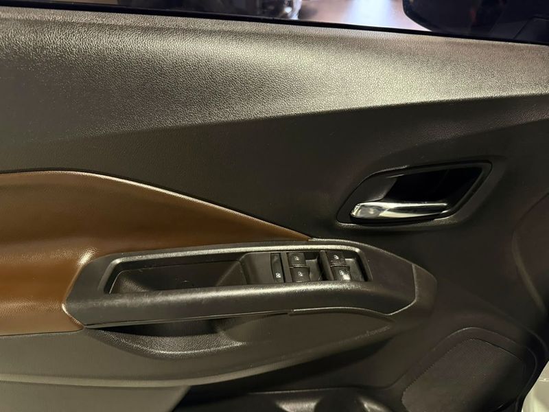 Chevrolet Cobalt 1.8 A Ltz 2018/2019 SIM VEÍCULOS PORTO ALEGRE / Carros no Vale Chevrolet Cobalt 1.8 A Ltz 2018/2019 SIM VEÍCULOS PORTO ALEGRE / Carros no Vale