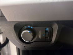 Chevrolet Onix 1.0 Lt 2016/2017 SIM VEÍCULOS PORTO ALEGRE / Carros no Vale